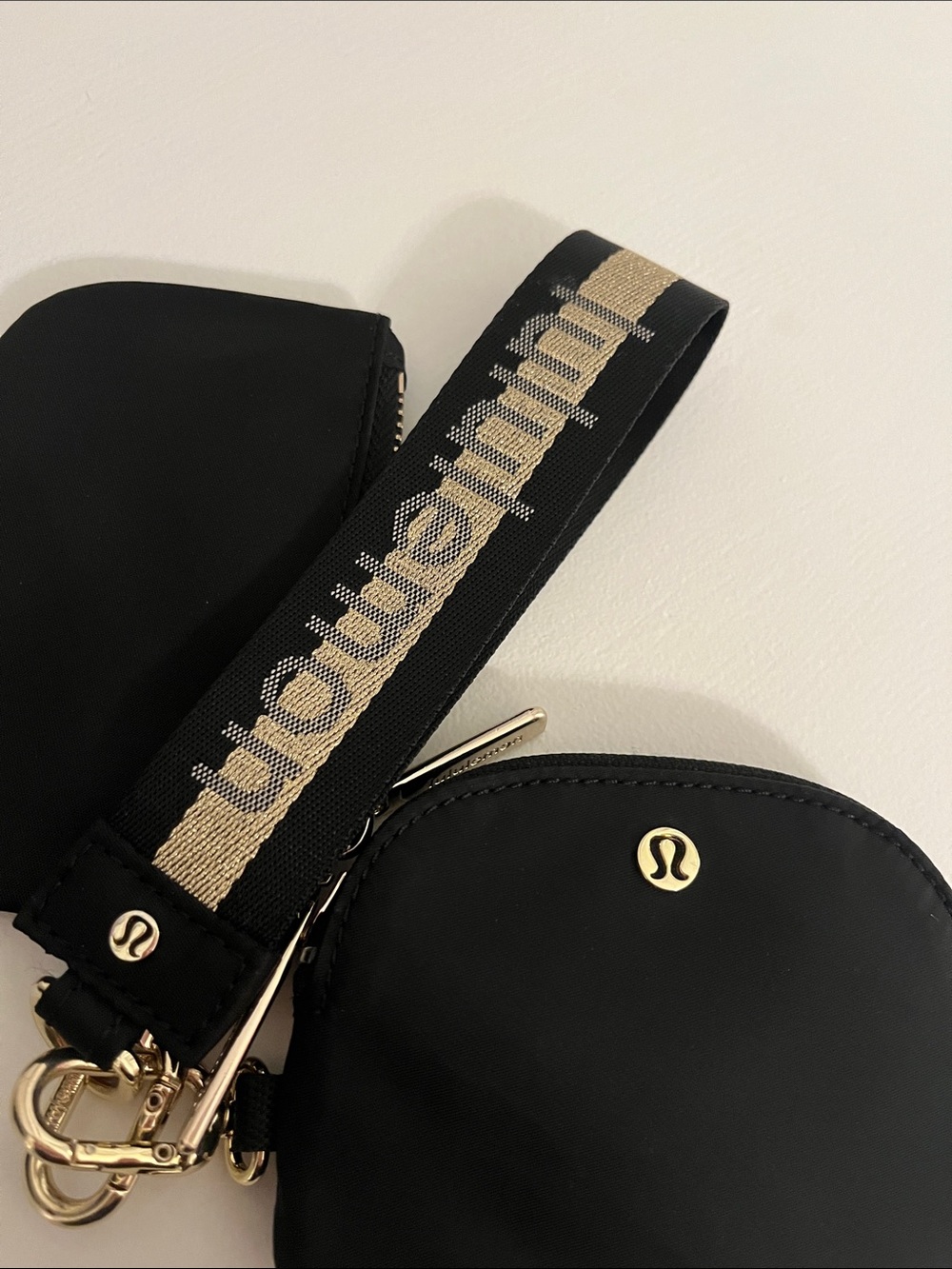 Lululemon Black and Gold Key Chain Wallet - Picture 2 of 3
